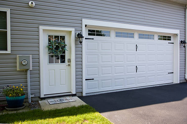 24/7 Emergency Garage Door Panel Replacement experts in Corvallis, MT